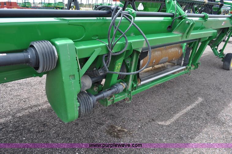 image for item A5905 2009 John Deere 635D 35' draper head