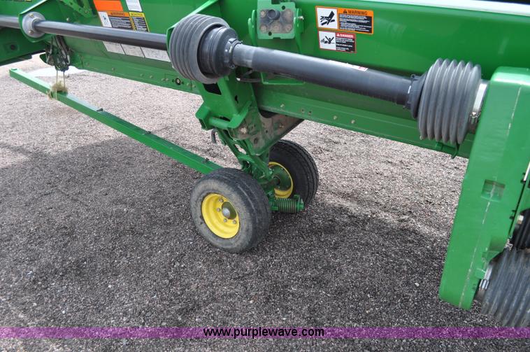 image for item A5905 2009 John Deere 635D 35' draper head