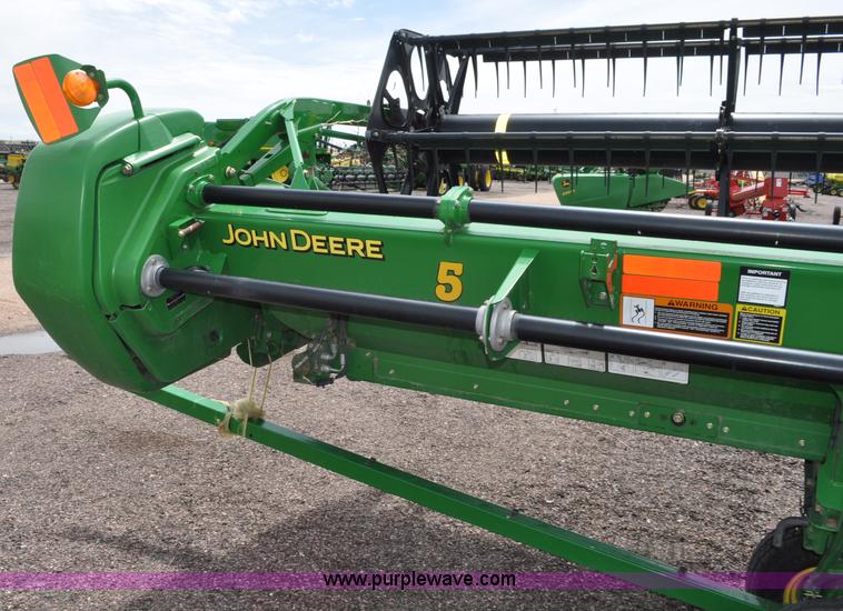 image for item A5905 2009 John Deere 635D 35' draper head