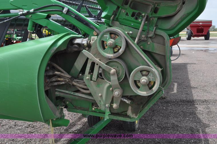 image for item A5905 2009 John Deere 635D 35' draper head