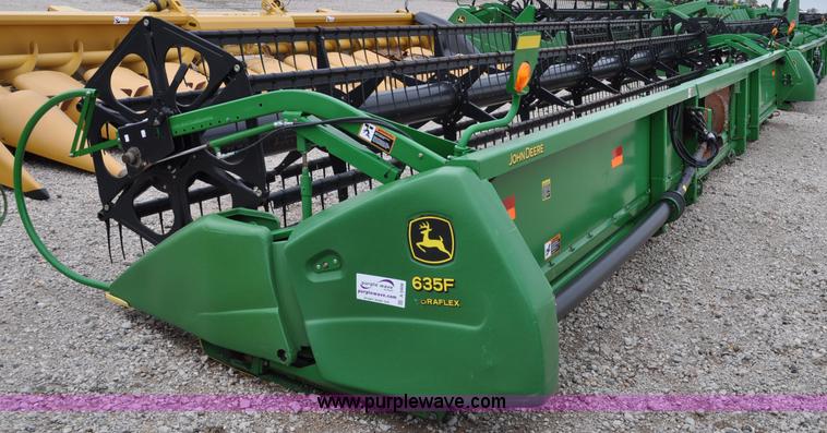 image for item A5906 2006 John Deere 635F HydraFlex 35' header