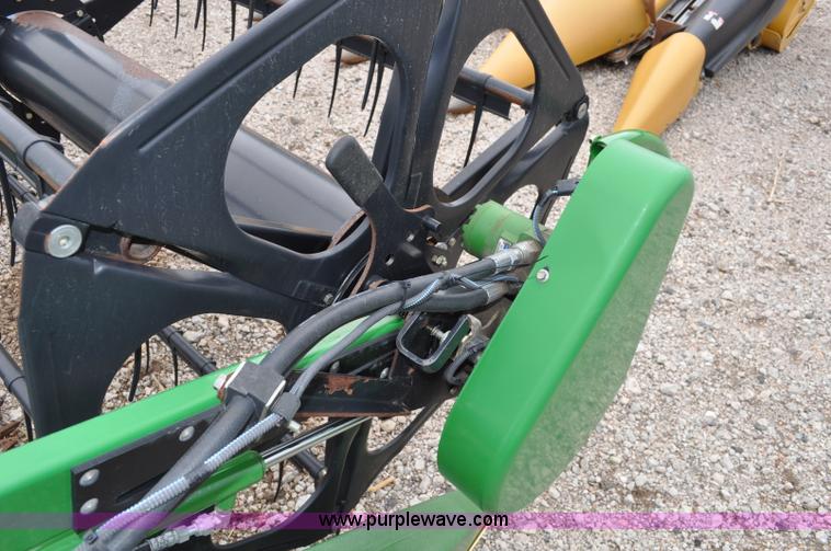 image for item A5906 2006 John Deere 635F HydraFlex 35' header