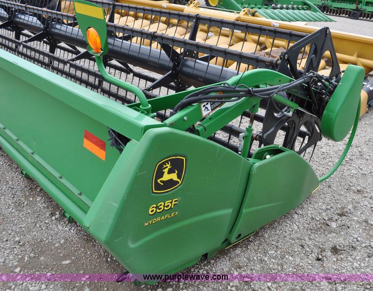 image for item A5906 2006 John Deere 635F HydraFlex 35' header