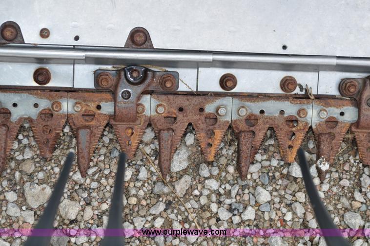 image for item A5906 2006 John Deere 635F HydraFlex 35' header