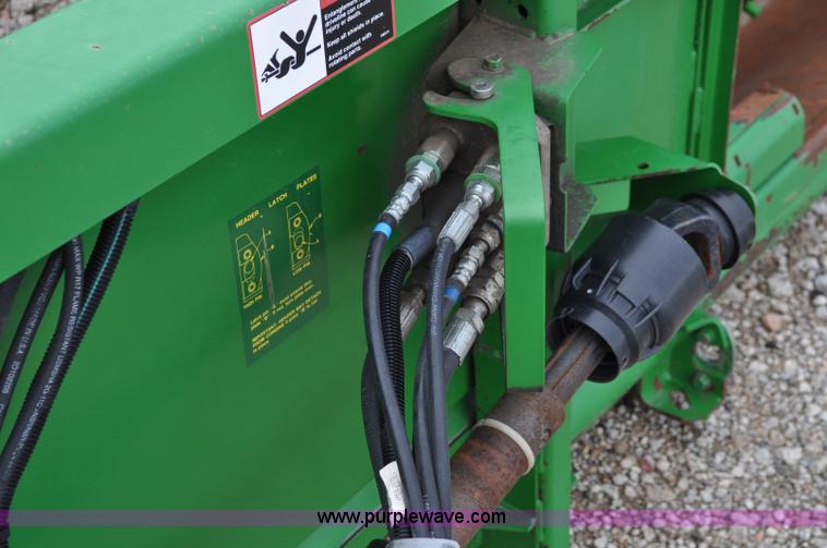 image for item A5906 2006 John Deere 635F HydraFlex 35' header