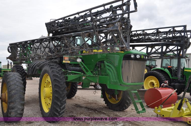 image for item A5907 2005 John Deere 4920 sprayer