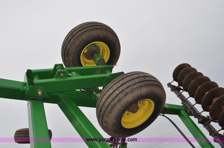 image for item A5908 2009 John Deere 637 Wheat Land 35' disk