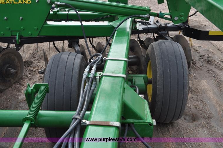 image for item A5908 2009 John Deere 637 Wheat Land 35' disk