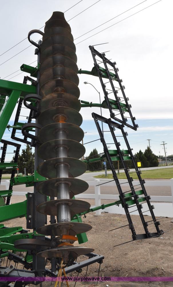 image for item A5908 2009 John Deere 637 Wheat Land 35' disk