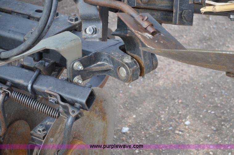 image for item A5908 2009 John Deere 637 Wheat Land 35' disk