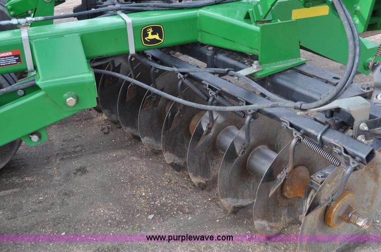 image for item A5908 2009 John Deere 637 Wheat Land 35' disk