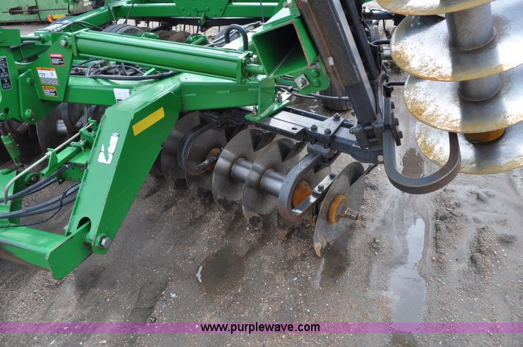 image for item A5908 2009 John Deere 637 Wheat Land 35' disk