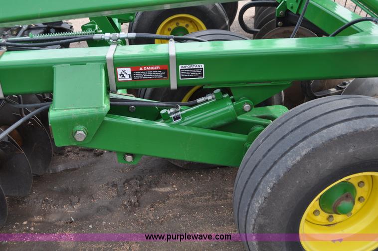 image for item A5908 2009 John Deere 637 Wheat Land 35' disk