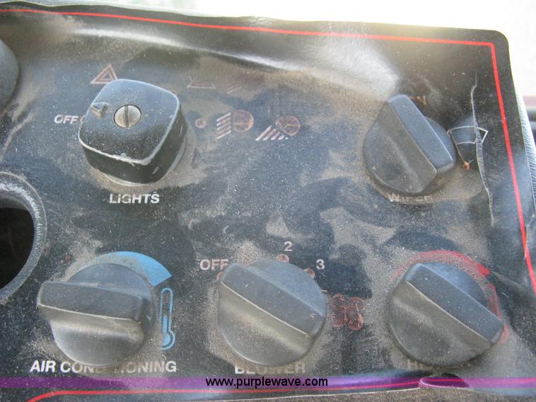 image for item A6383 1994 Mac Don Turbo 9000 self propelled swather