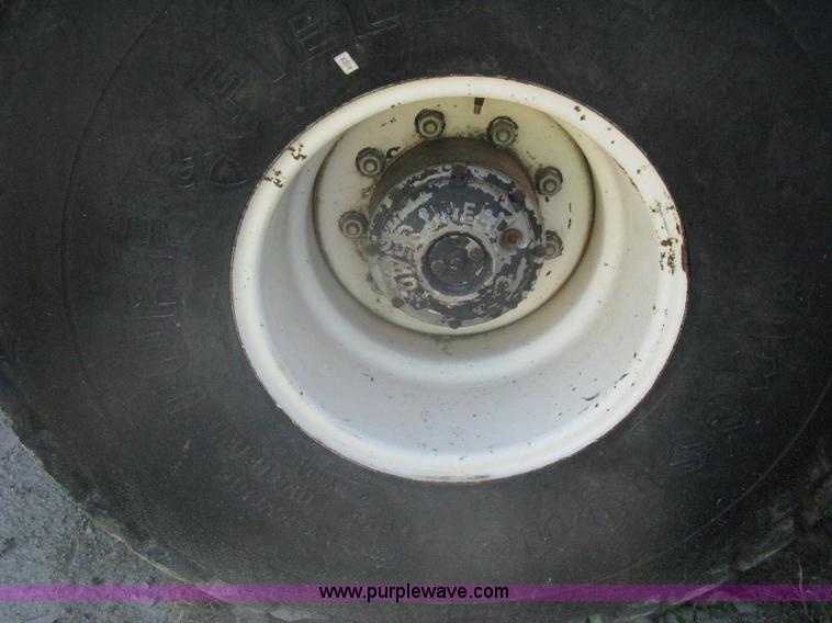 image for item A6383 1994 Mac Don Turbo 9000 self propelled swather