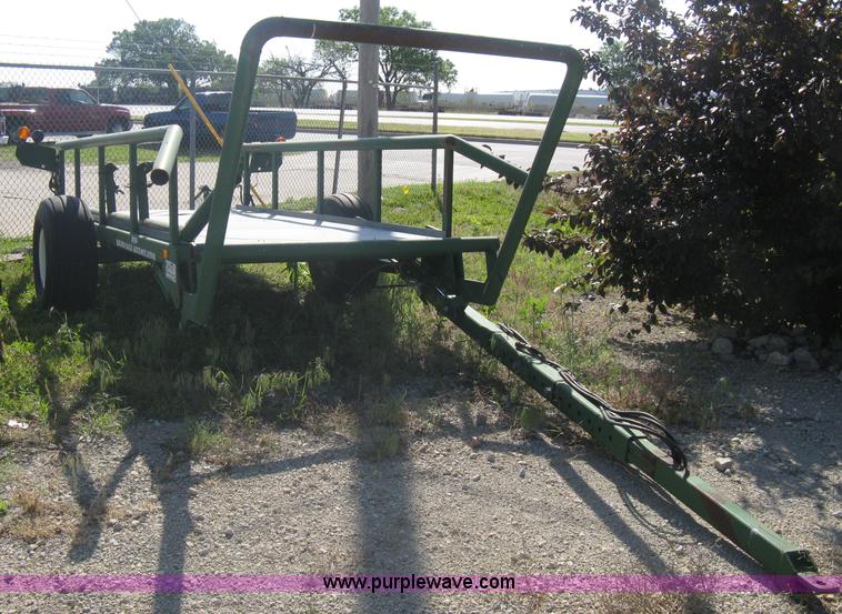 image for item A6384 KMC 4930 round bale accumulator