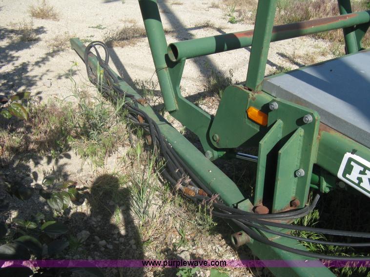 image for item A6384 KMC 4930 round bale accumulator