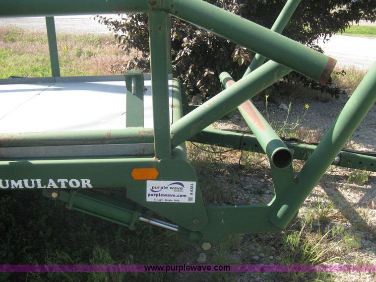 image for item A6384 KMC 4930 round bale accumulator