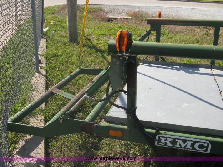 image for item A6384 KMC 4930 round bale accumulator