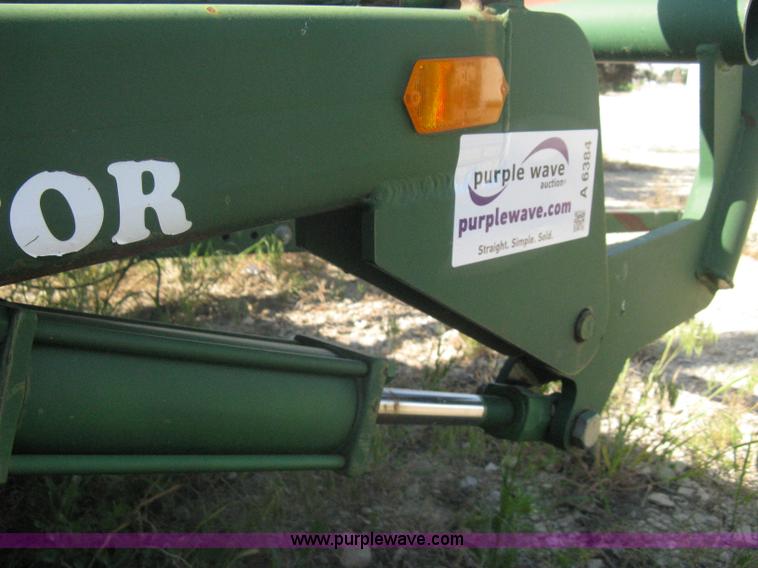 image for item A6384 KMC 4930 round bale accumulator