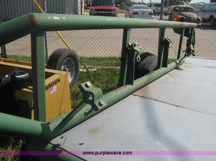 image for item A6384 KMC 4930 round bale accumulator