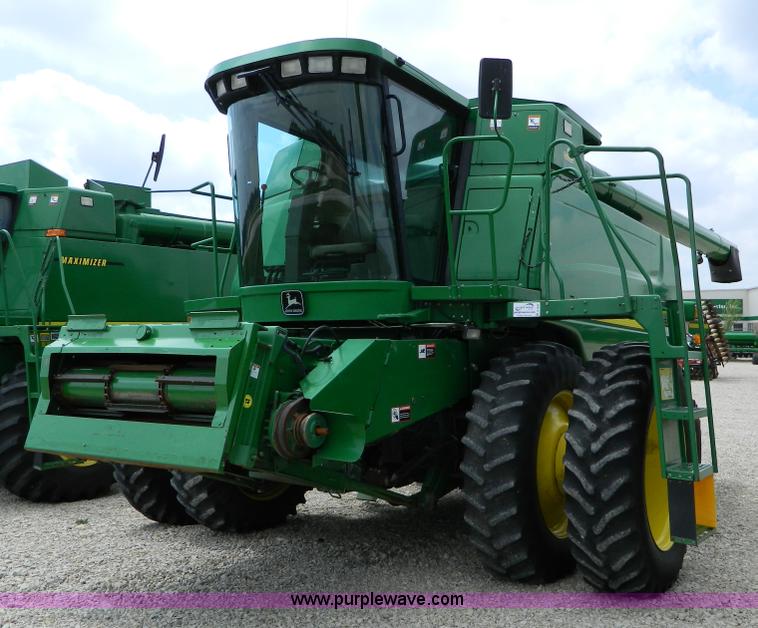 image for item B3665 2000 John Deere 9650 Walker combine