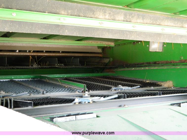 image for item B3665 2000 John Deere 9650 Walker combine