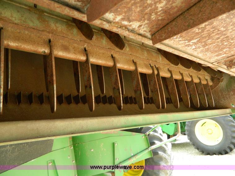 image for item B3665 2000 John Deere 9650 Walker combine