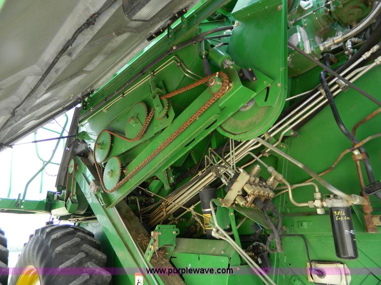 image for item B3665 2000 John Deere 9650 Walker combine