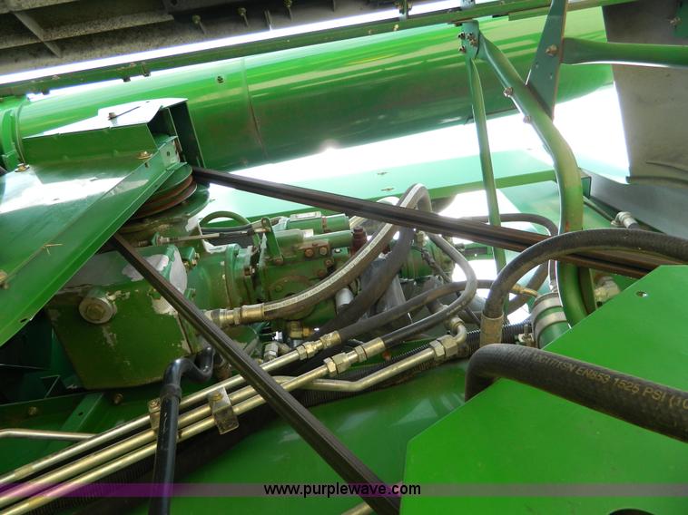 image for item B3665 2000 John Deere 9650 Walker combine