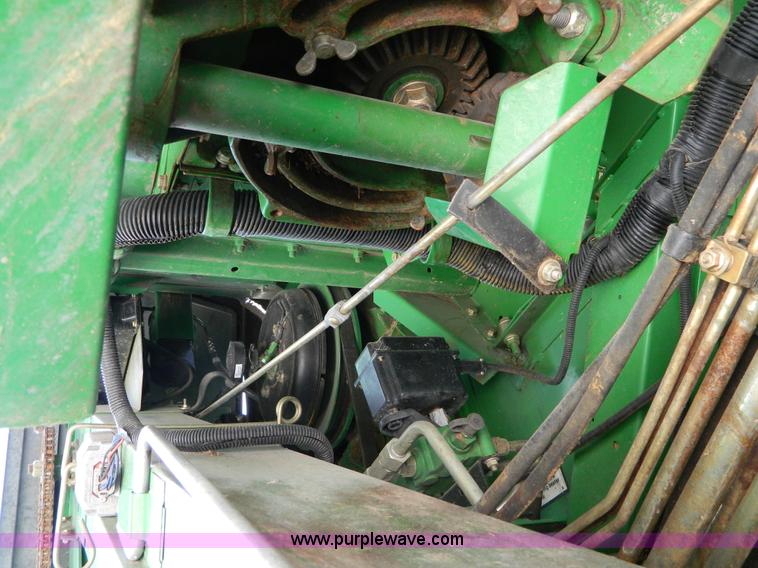 image for item B3665 2000 John Deere 9650 Walker combine