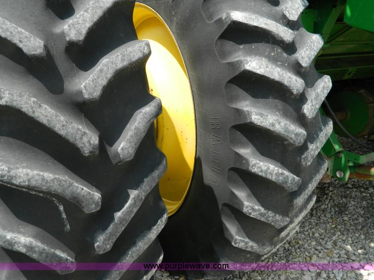 image for item B3665 2000 John Deere 9650 Walker combine
