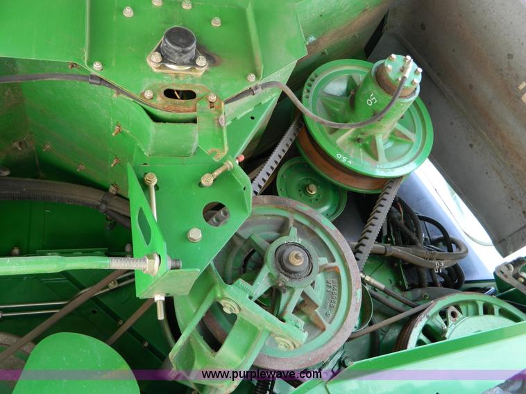 image for item B3665 2000 John Deere 9650 Walker combine