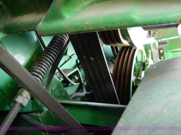 image for item B3665 2000 John Deere 9650 Walker combine