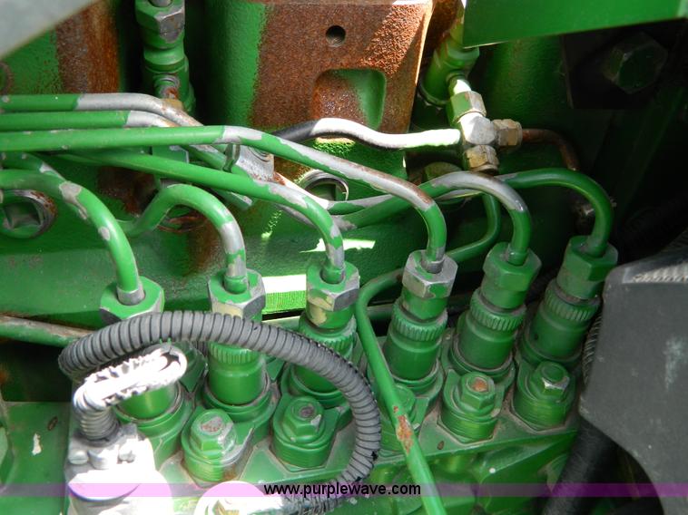 image for item B3665 2000 John Deere 9650 Walker combine