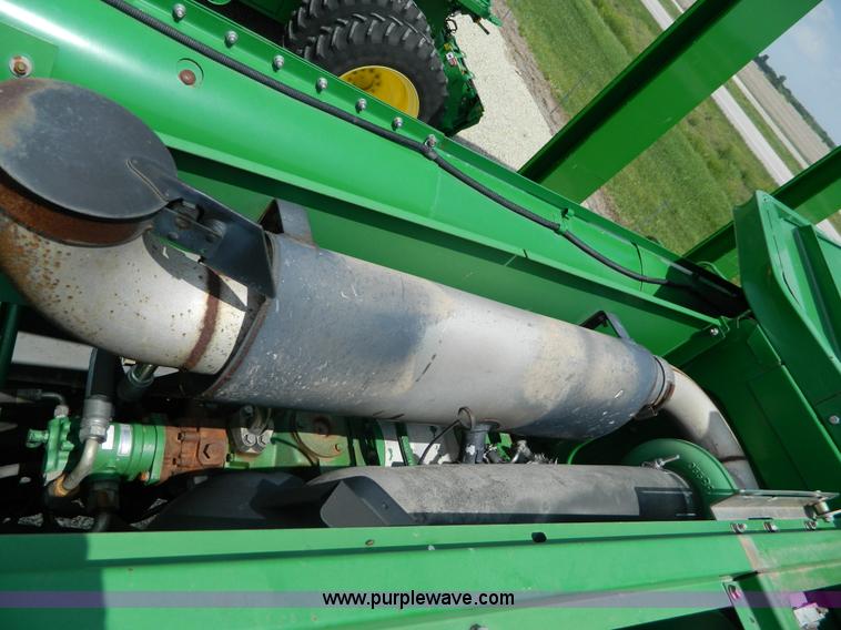 image for item B3665 2000 John Deere 9650 Walker combine