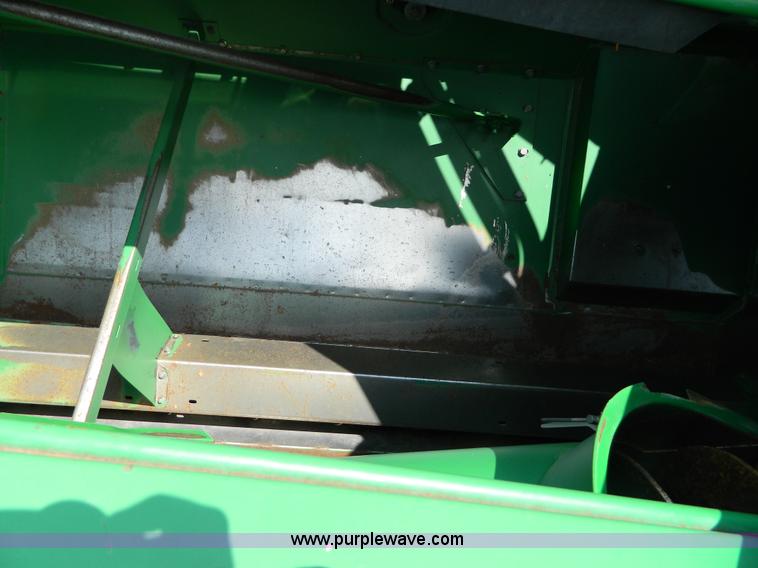 image for item B3665 2000 John Deere 9650 Walker combine