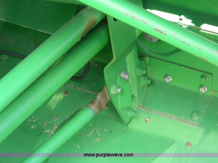 image for item B3665 2000 John Deere 9650 Walker combine