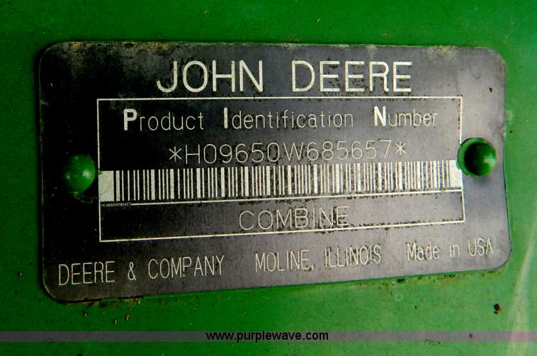 image for item B3665 2000 John Deere 9650 Walker combine