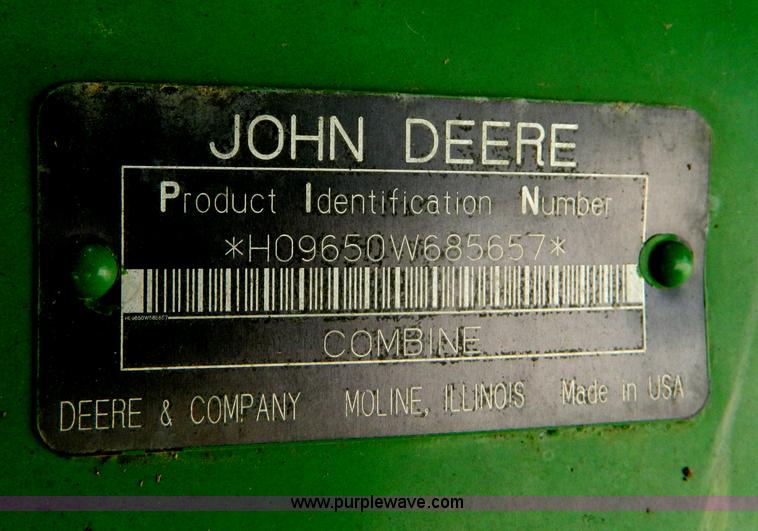 image for item B3665 2000 John Deere 9650 Walker combine