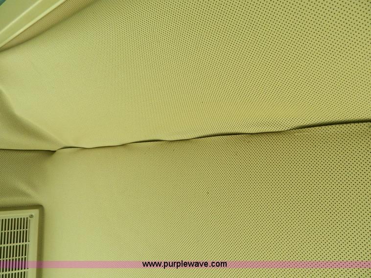 image for item B3665 2000 John Deere 9650 Walker combine