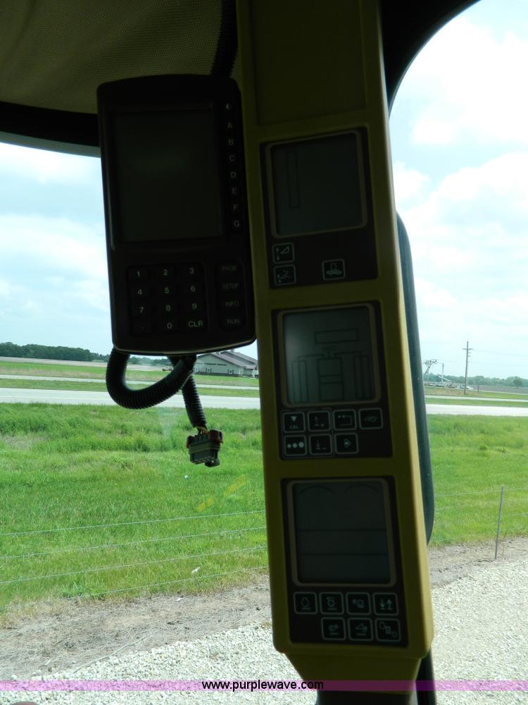 image for item B3665 2000 John Deere 9650 Walker combine