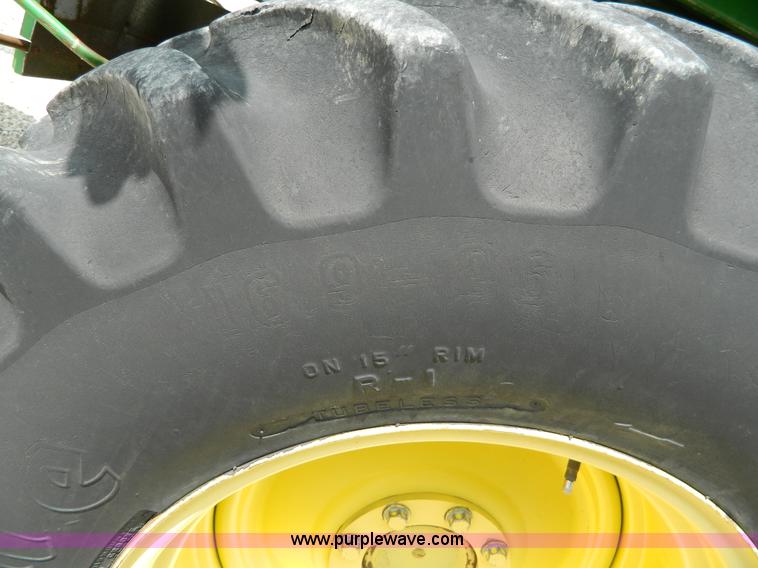 image for item B3665 2000 John Deere 9650 Walker combine