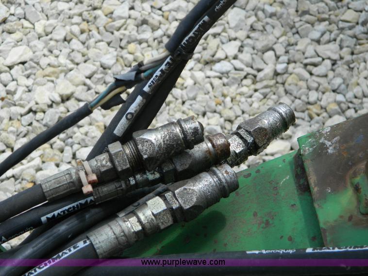 image for item B3666 1995 John Deere 455 plain box grain drill