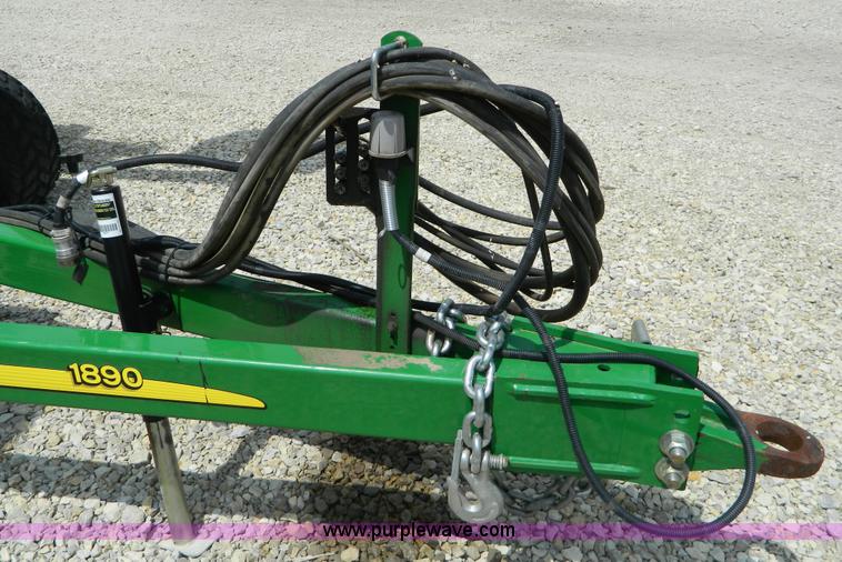 image for item B3667 2009 John Deere 1890 drill with 2009 John Deere 1910 Air Cart