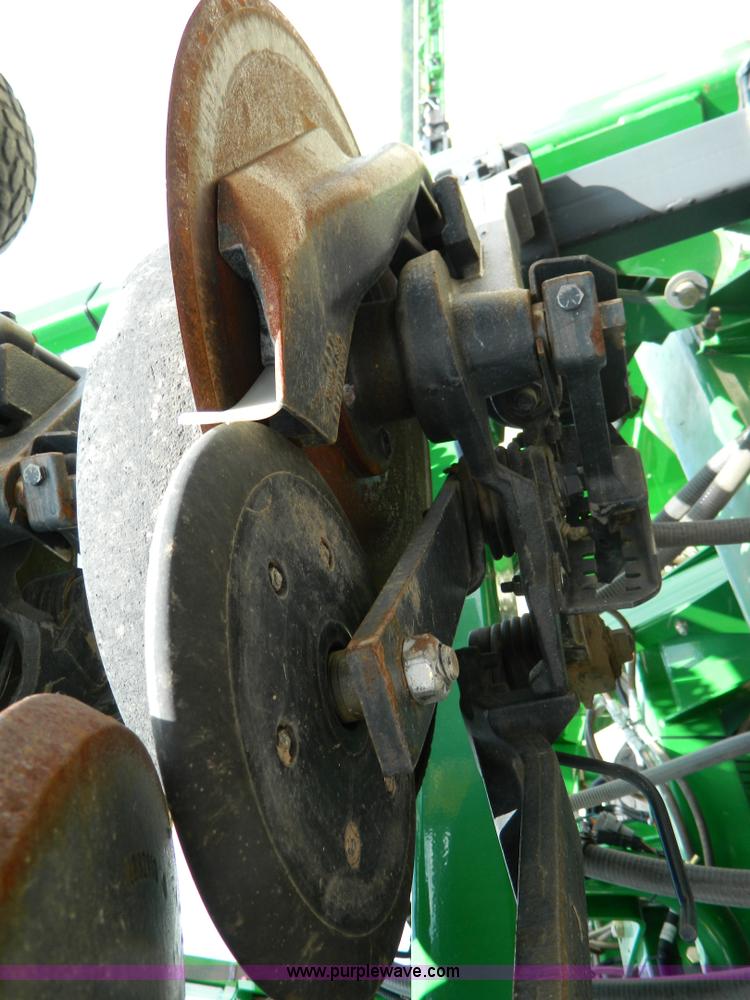 image for item B3667 2009 John Deere 1890 drill with 2009 John Deere 1910 Air Cart