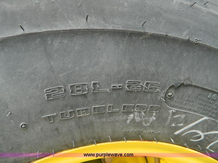 image for item B3667 2009 John Deere 1890 drill with 2009 John Deere 1910 Air Cart