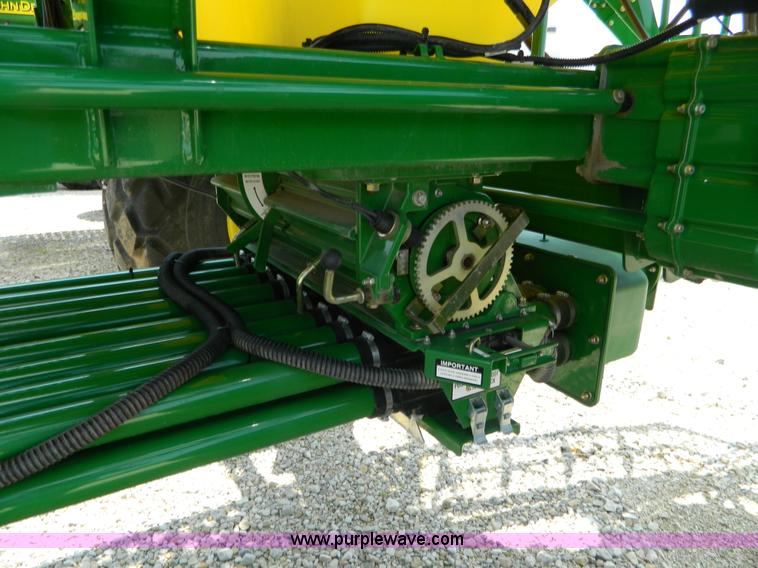 image for item B3667 2009 John Deere 1890 drill with 2009 John Deere 1910 Air Cart