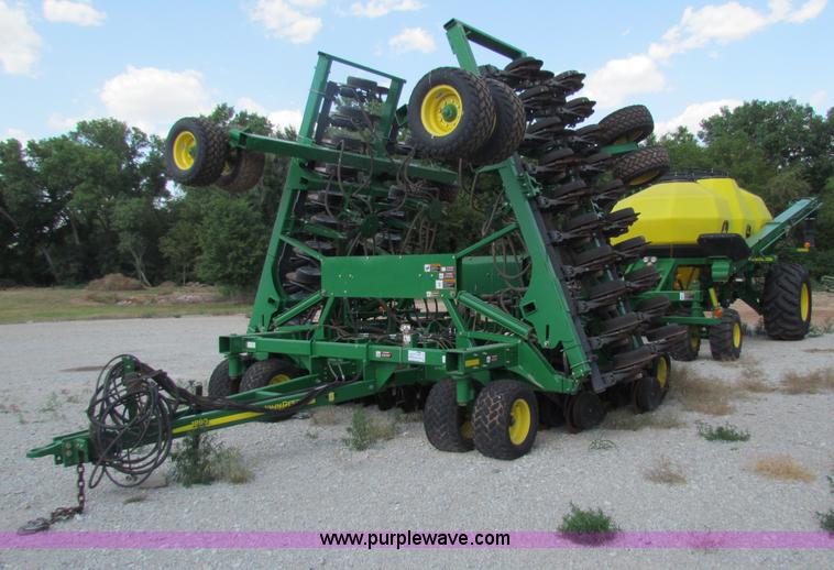 image for item B7264 2008 John Deere 1890 drill with 2008 John Deere 1910 Air Cart