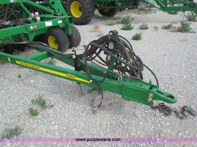 image for item B7264 2008 John Deere 1890 drill with 2008 John Deere 1910 Air Cart